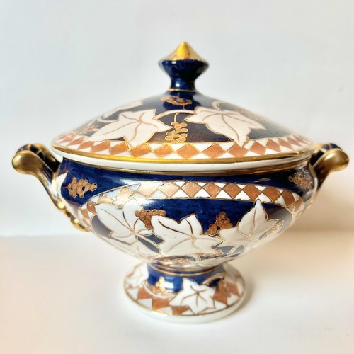 Porcelain pottery display - display, bowl