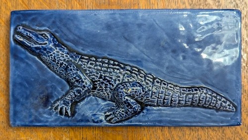 Pottery tile florida alligator - tile,