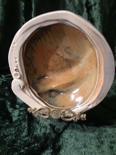 Art pottery hand - hand, painted