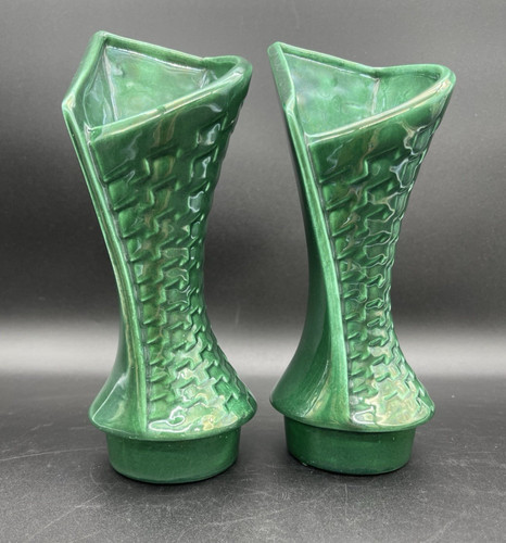 Vtg pair dark - pair, art