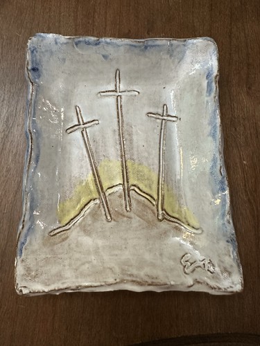 Dixie pottery cross dish - pottery, 6.5x5